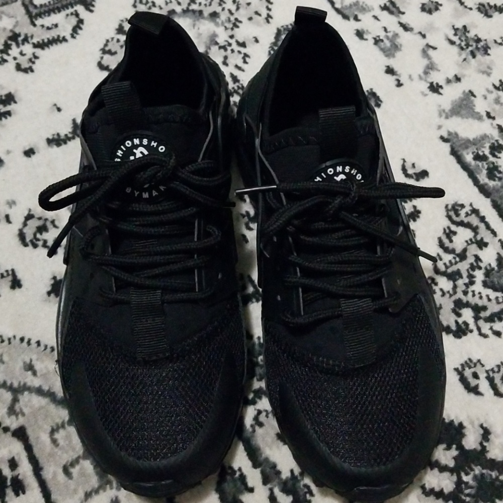 All Black comfortable and light shoe👟❤